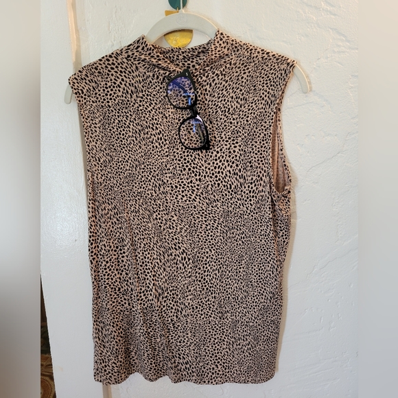 APT. 9 sleeveless leopard print mocneck shirt - Picture 2 of 4